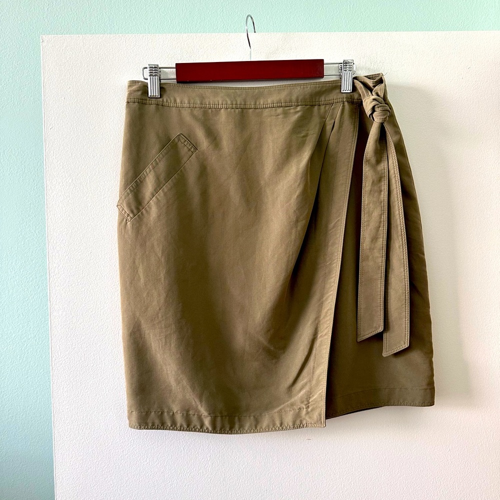 Banana Republic olive green wrap & tie business casual skirt